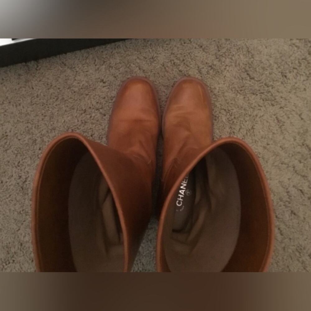 CHANEL Russet Congac Leather knee high riding boots 37.5 - Picture 6 of 10